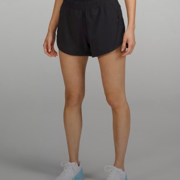 Lululemon athletica Track That Mid-Rise Lined Short 5” Size 8 - Picture 2 of 4